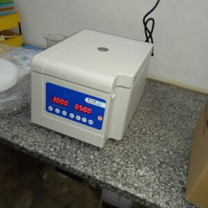 Digital Clinical Centrifuge 4500rpm